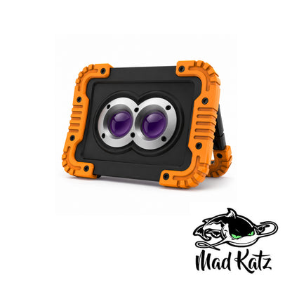 Mad Katz 30W Glow Show Illuminator LED Light with Built-In Power Bank